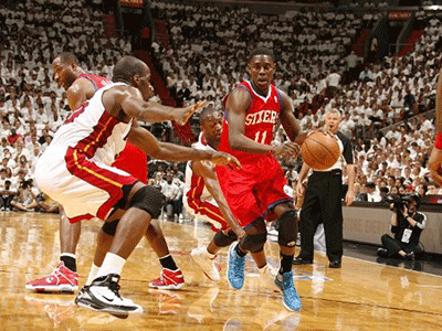 詹姆斯vs萊昂納德誰(shuí)更強(qiáng) 詹姆斯vs萊昂納德誰(shuí)更強(qiáng)